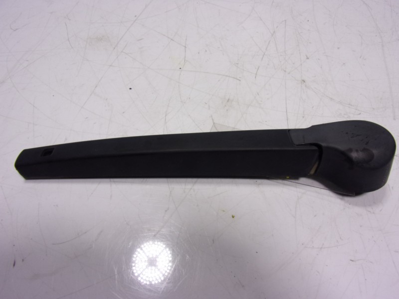 Recambio de brazo limpia trasero para volkswagen polo (6c1) 1.2 tsi referencia OEM IAM 6R6955707B  