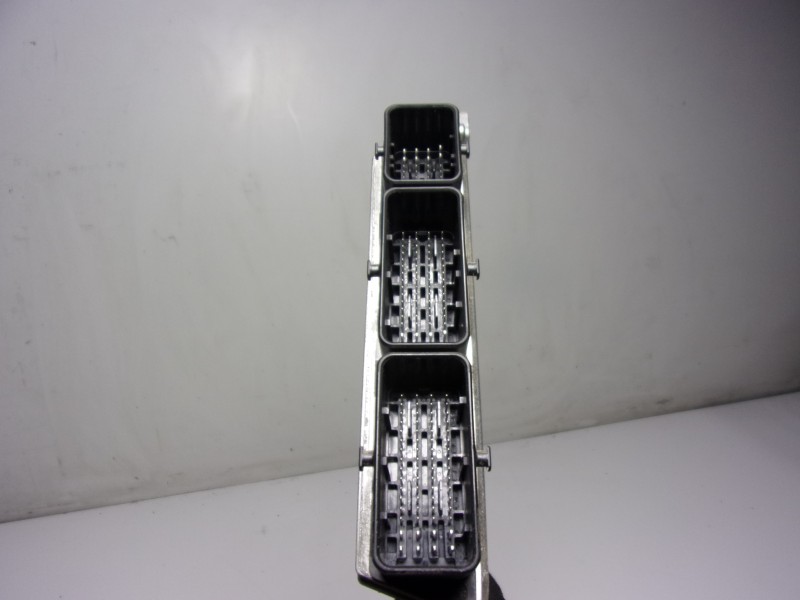 Recambio de centralita motor uce para renault captur 0.9 tce referencia OEM IAM  161351348 