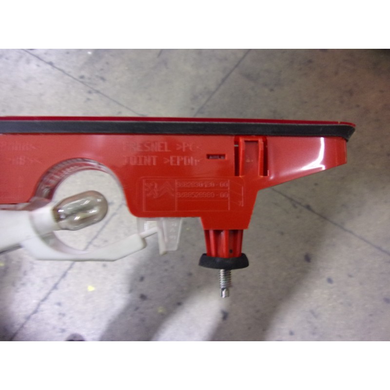 Recambio de piloto trasero central para peugeot partner tepee b9 1.6 16v hdi referencia OEM IAM 6351FC 9682830180 