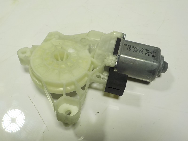 Recambio de motor elevalunas trasero izquierdo para audi q4 e-tron aq4e f4bac3 referencia OEM IAM  1K0959882 