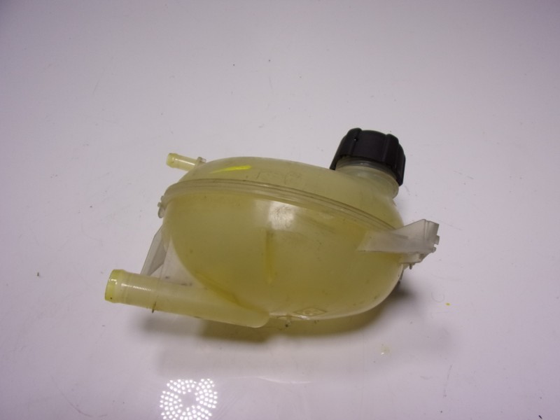 Recambio de deposito expansion para renault captur 0.9 tce referencia OEM IAM 217104354R 217107259R 