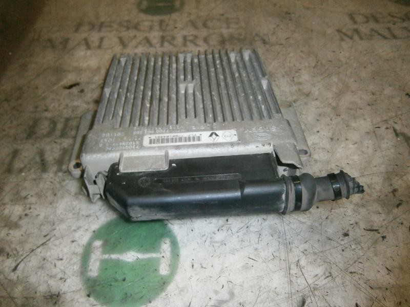 Recambio de centralita motor uce para renault clio i fase i+ii (b/c57) 1.2 referencia OEM IAM   
