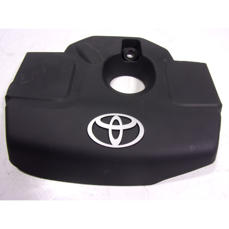 Recambio de tapa motor para toyota hilux (3b/3c/3d) gr sport referencia OEM IAM 126010E030  