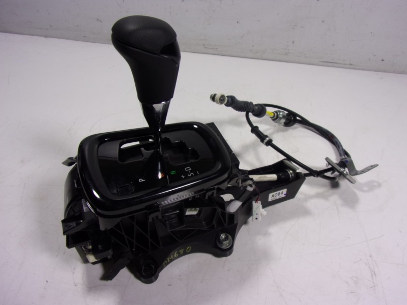 Recambio de palanca cambio para toyota hilux (3b/3c/3d) gr sport referencia OEM IAM 335500K190  