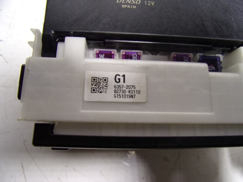 Recambio de caja reles / fusibles para toyota yaris 1.5 vvti hev referencia OEM IAM 82730K0100 892210DA70 