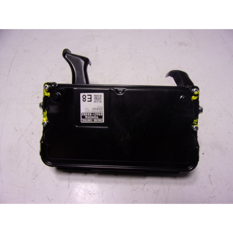 Recambio de centralita motor uce para toyota yaris 1.5 vvti hev referencia OEM IAM 89661K0082 89661K0082 