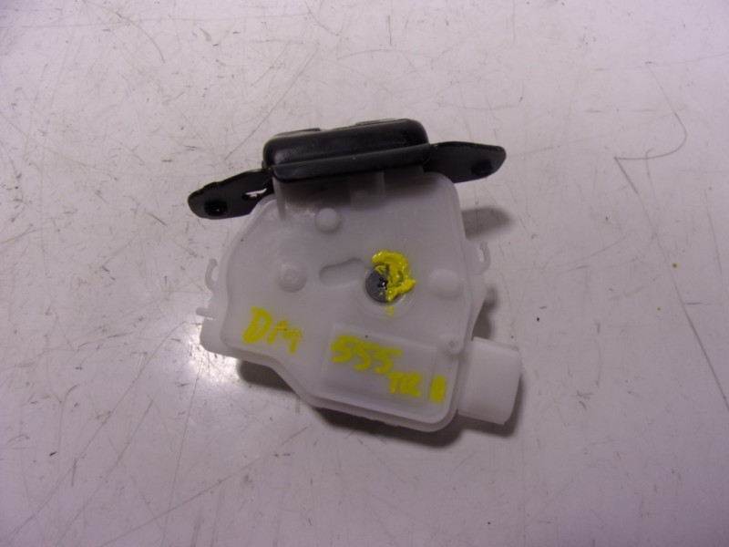 Recambio de cerradura maletero / porton para toyota yaris 1.5 vvti hev referencia OEM IAM 6935002090  