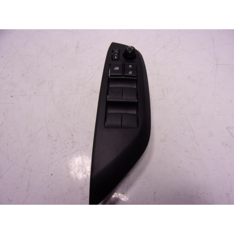 Recambio de mando elevalunas delantero izquierdo para toyota yaris 1.5 vvti hev referencia OEM IAM 840400D020 840400D020 