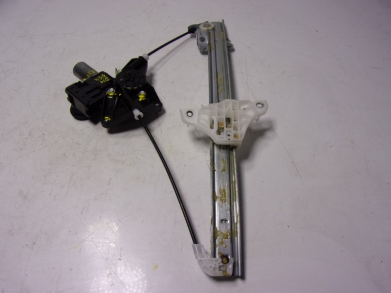 Recambio de elevalunas delantero izquierdo para toyota yaris 1.5 vvti hev referencia OEM IAM  85720K0020 