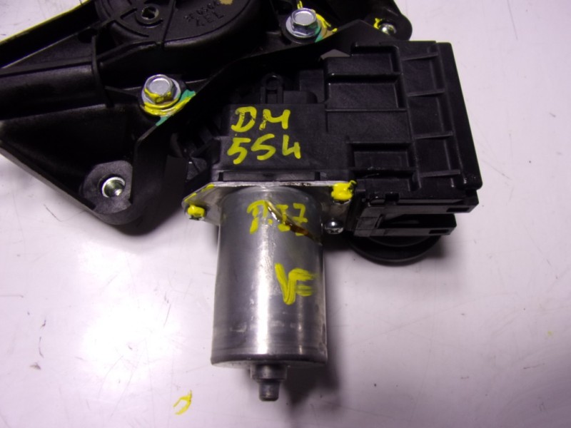 Recambio de elevalunas delantero izquierdo para toyota yaris 1.5 vvti hev referencia OEM IAM  85720K0020 