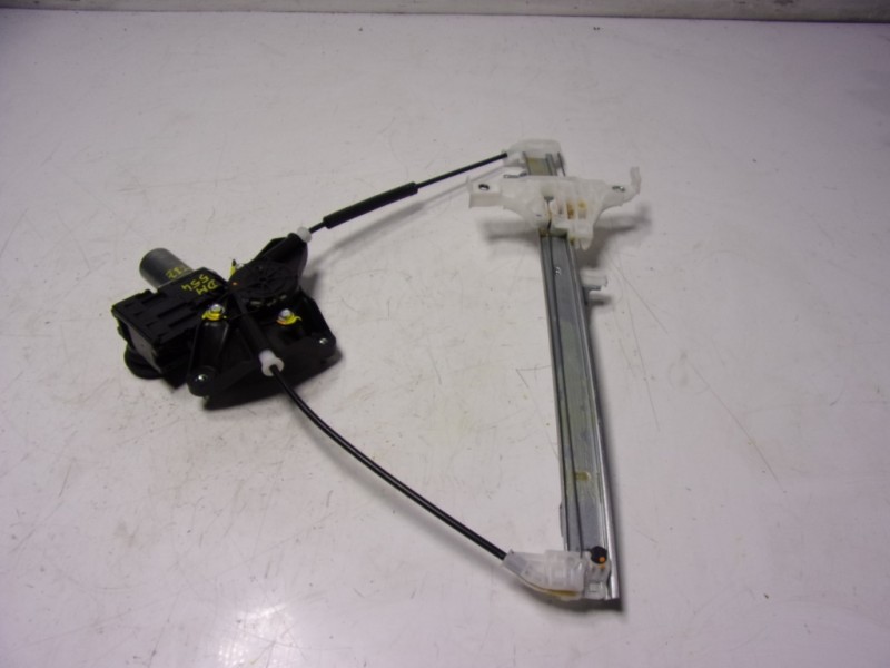 Recambio de elevalunas trasero izquierdo para toyota yaris 1.5 vvti hev referencia OEM IAM  85720K0010 