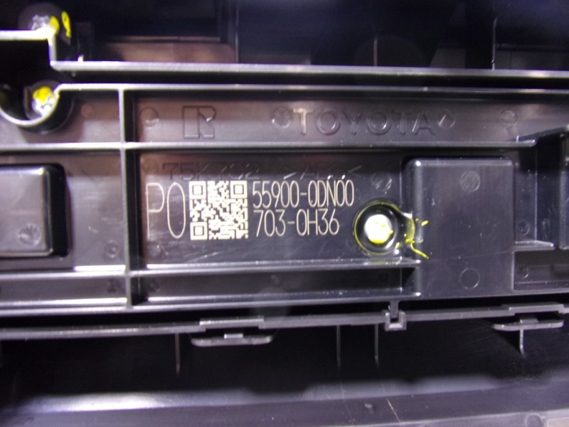 Recambio de mando climatizador para toyota yaris 1.5 vvti hev referencia OEM IAM  559000DN00 