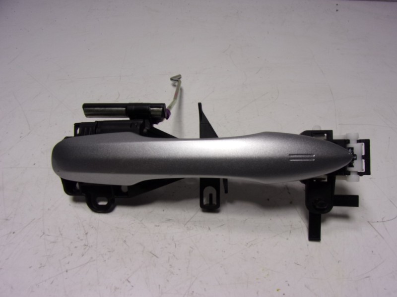 Recambio de maneta exterior delantera derecha para toyota yaris 1.5 vvti hev referencia OEM IAM   