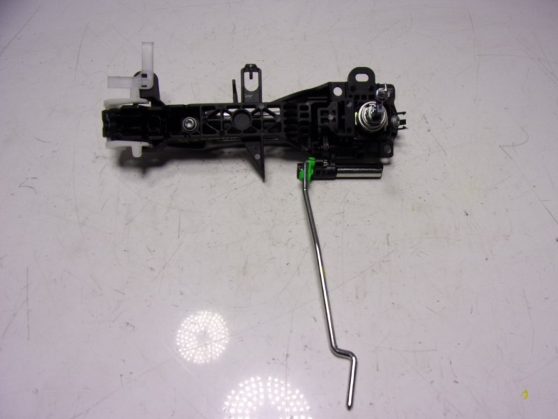 Recambio de maneta exterior delantera izquierda para toyota yaris 1.5 vvti hev referencia OEM IAM   