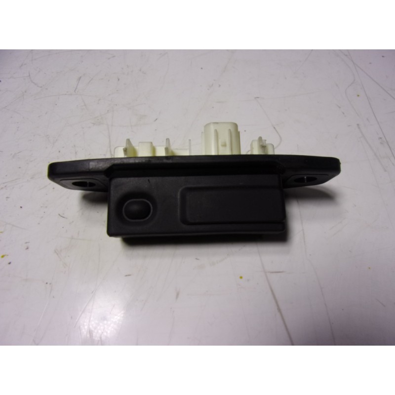 Recambio de maneta porton para toyota yaris 1.5 vvti hev referencia OEM IAM   