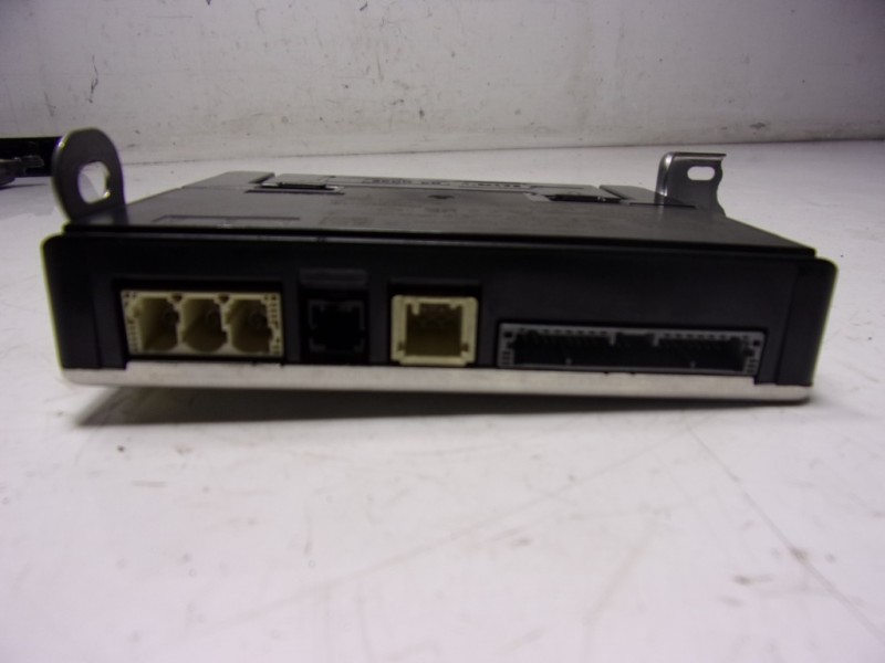 Recambio de modulo electronico para toyota yaris 1.5 vvti hev referencia OEM IAM  867400D031 