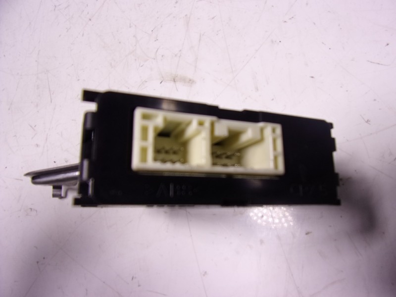 Recambio de modulo electronico para toyota yaris 1.5 vvti hev referencia OEM IAM 8594052100 8594052100 