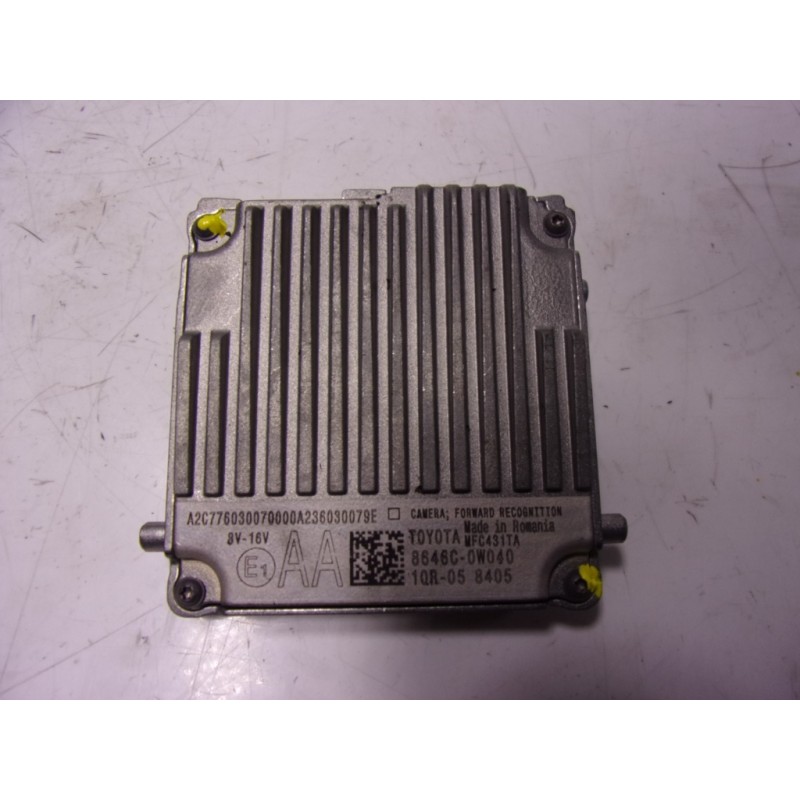 Recambio de modulo electronico para toyota yaris 1.5 vvti hev referencia OEM IAM 8646C0W040 8646C0W040 