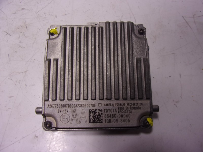 Recambio de modulo electronico para toyota yaris 1.5 vvti hev referencia OEM IAM 8646C0W040 8646C0W040 