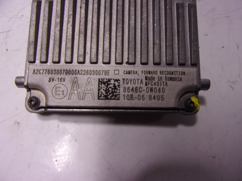 Recambio de modulo electronico para toyota yaris 1.5 vvti hev referencia OEM IAM 8646C0W040 8646C0W040 