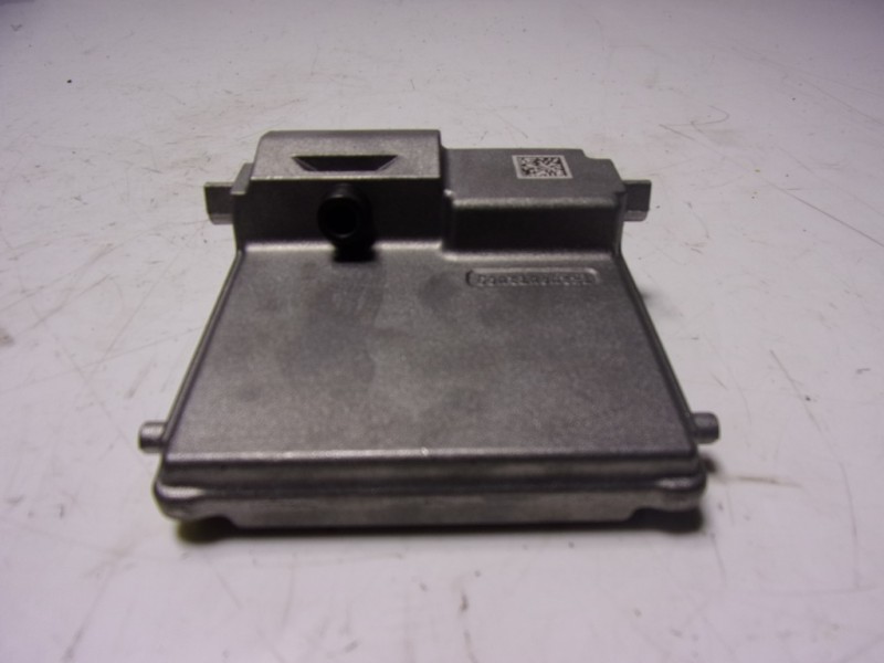 Recambio de modulo electronico para toyota yaris 1.5 vvti hev referencia OEM IAM 8646C0W040 8646C0W040 