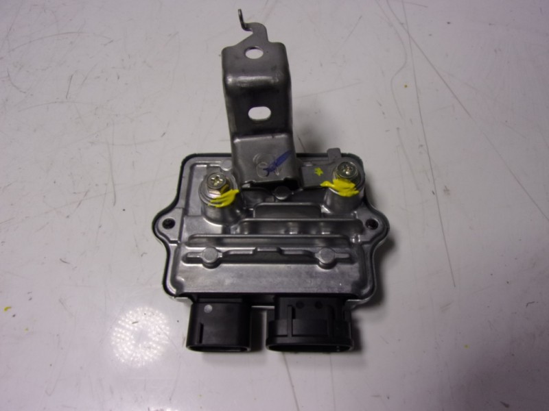 Recambio de modulo electronico para toyota yaris 1.5 vvti hev referencia OEM IAM 8957110010 8957110010 