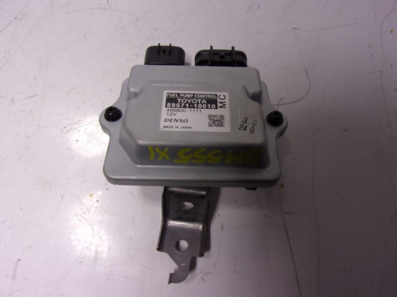 Recambio de modulo electronico para toyota yaris 1.5 vvti hev referencia OEM IAM 8957110010 8957110010 