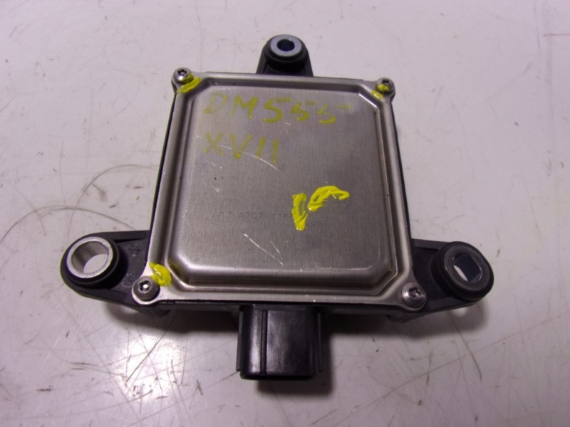 Recambio de modulo electronico para toyota yaris 1.5 vvti hev referencia OEM IAM 88162F4031  