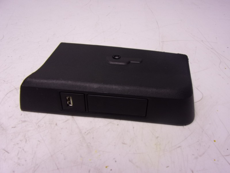 Recambio de modulo electronico para toyota yaris 1.5 vvti hev referencia OEM IAM 554070D070 554070D070 