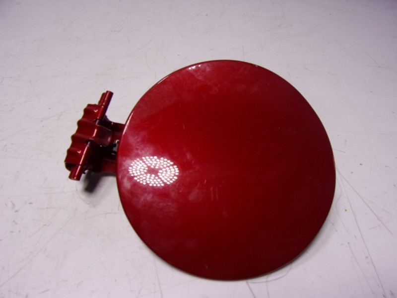 Recambio de tapa combustible para toyota yaris 1.5 vvti hev referencia OEM IAM 77350K0020  7730012020