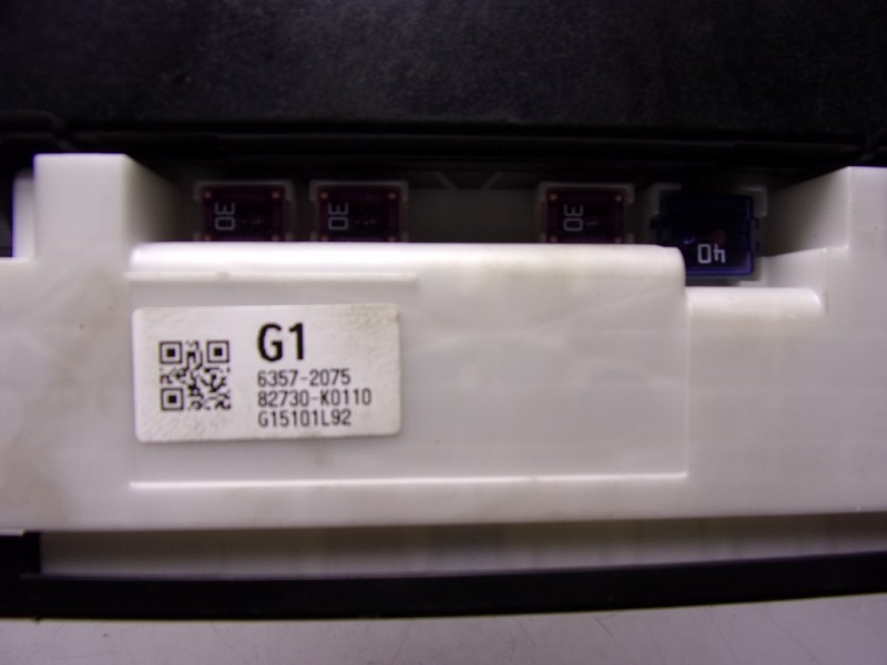 Recambio de caja reles / fusibles para toyota yaris 1.5 vvti hev referencia OEM IAM  892210DA70 