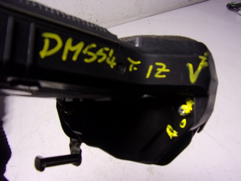 Recambio de cerradura puerta trasera izquierda para toyota yaris 1.5 vvti hev referencia OEM IAM  M7314460M6 