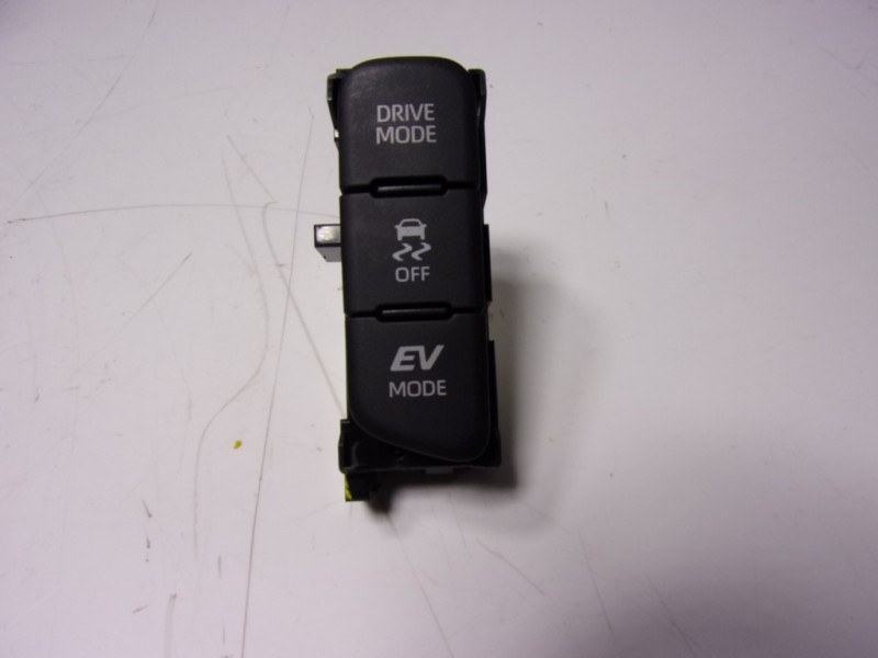 Recambio de modulo electronico para toyota yaris 1.5 vvti hev referencia OEM IAM  M81303 