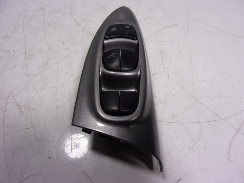 Recambio de mando elevalunas delantero izquierdo para nissan juke (f15) 1.5 turbodiesel cat referencia OEM IAM 254011KA0A 254011