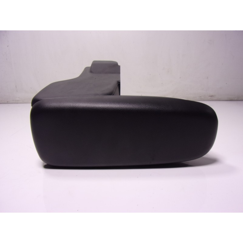 Recambio de apoyabrazos central para toyota yaris cross 1.5 vvti 16 v 55 kw referencia OEM IAM 58905K0020C1 58901K0020 