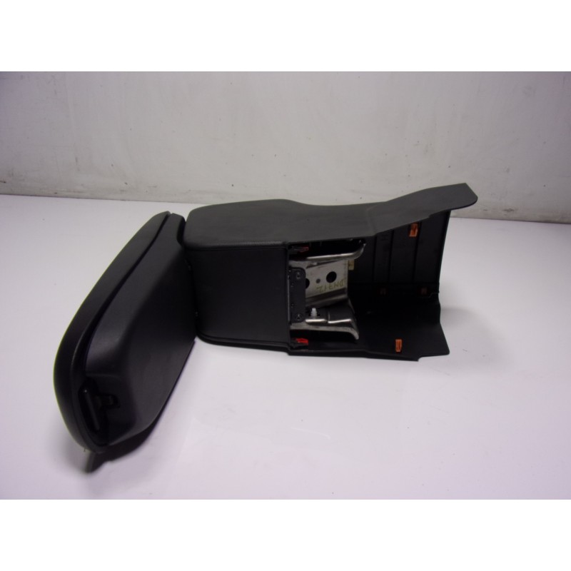 Recambio de apoyabrazos central para toyota yaris cross 1.5 vvti 16 v 55 kw referencia OEM IAM 58905K0020C1 58901K0020 