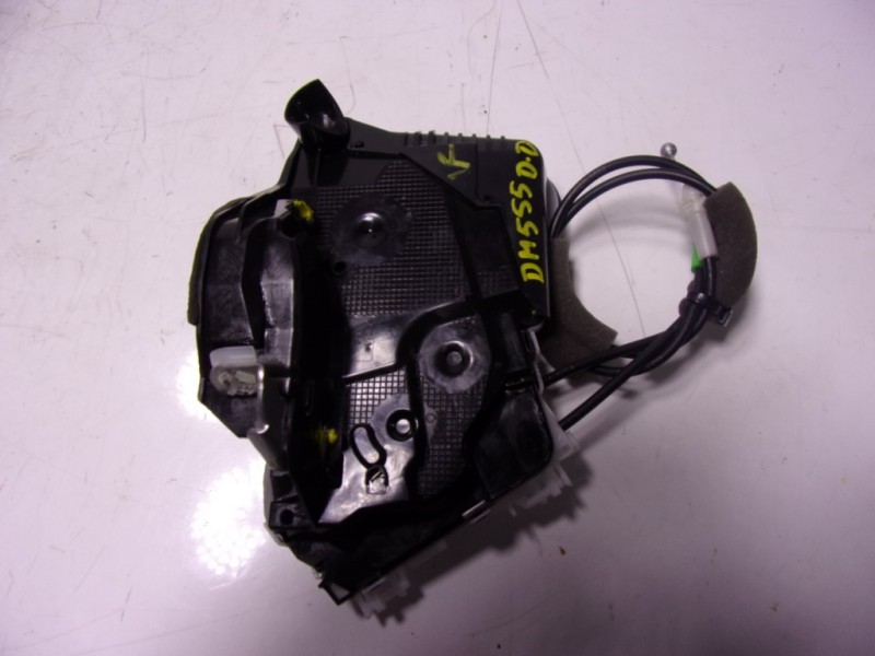 Recambio de cerradura puerta delantera derecha para toyota yaris 1.5 vvti hev referencia OEM IAM 69030K0040 M7311530M6 