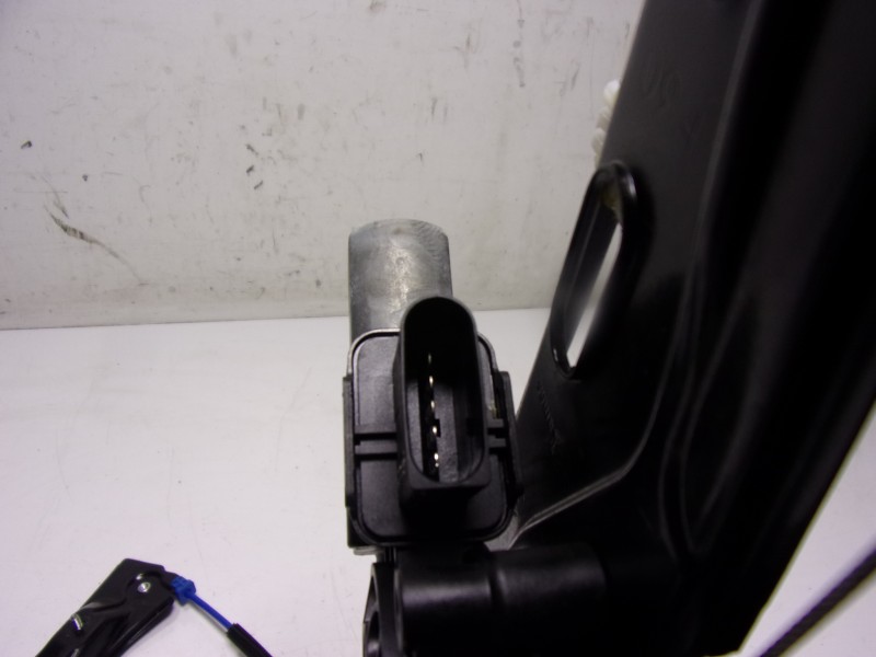 Recambio de elevalunas delantero izquierdo para bmw serie 3 lim. (f30) 2.0 16v diesel referencia OEM IAM  481767903 