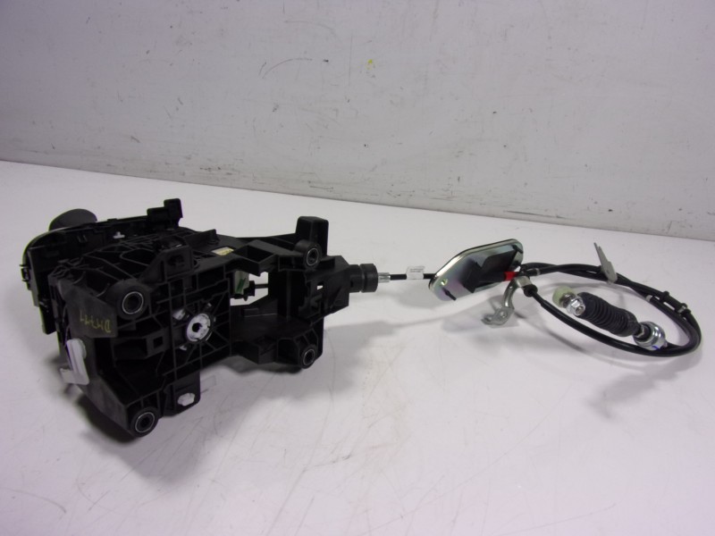 Recambio de palanca cambio para toyota yaris 1.5 vvti hev referencia OEM IAM  33820K0040 