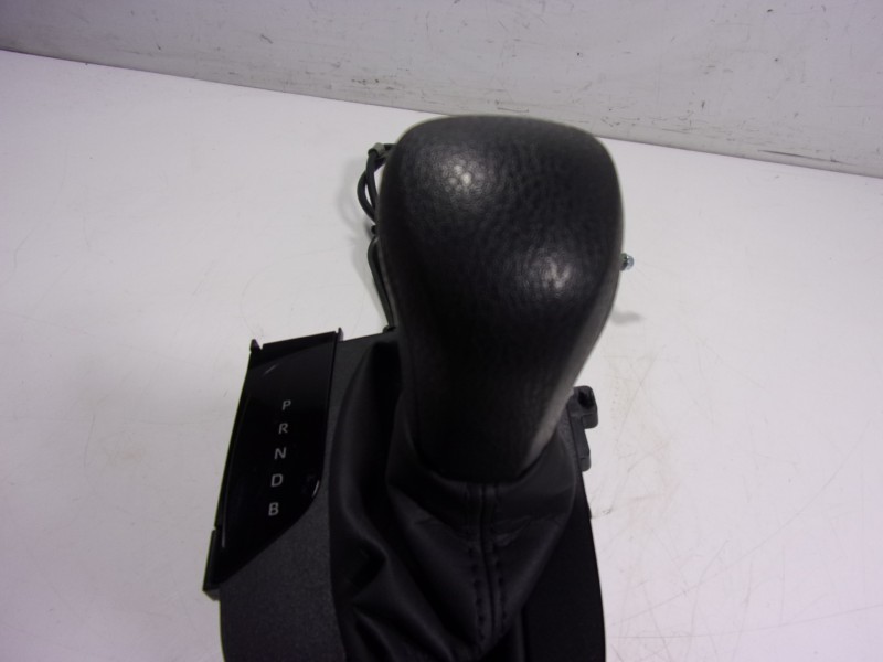 Recambio de palanca cambio para toyota yaris 1.5 vvti hev referencia OEM IAM  33820K0040 