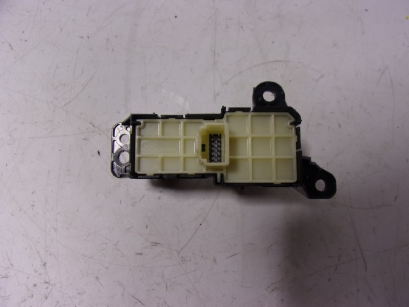 Recambio de palanca freno de mano para toyota yaris 1.5 vvti hev referencia OEM IAM 84390K0010 75P2860S 