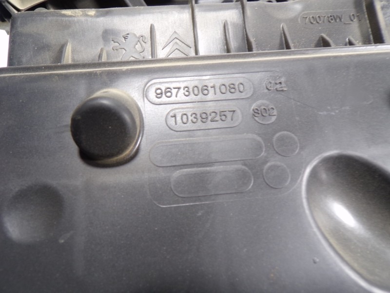 Recambio de filtro aire para citroën berlingo cuadro 1.6 hdi fap referencia OEM IAM 1420V1 9673061080 