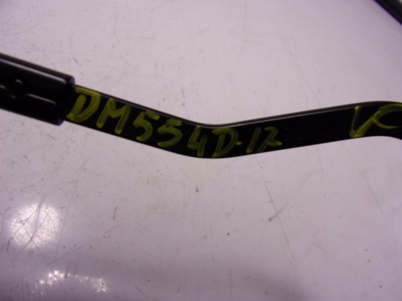 Recambio de brazo limpia delantero izquierdo para toyota yaris 1.5 vvti hev referencia OEM IAM   