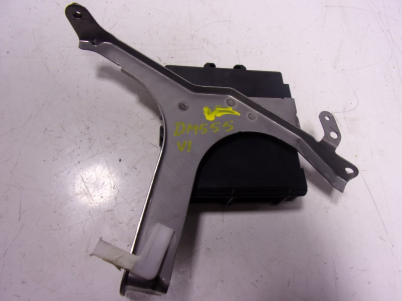 Recambio de modulo electronico para toyota yaris 1.5 vvti hev referencia OEM IAM  89981K0012 