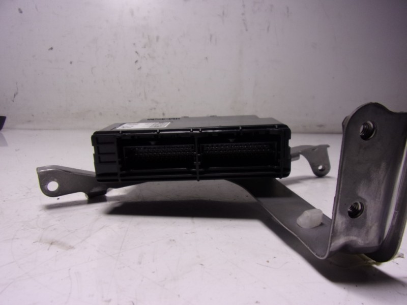 Recambio de modulo electronico para toyota yaris 1.5 vvti hev referencia OEM IAM  89981K0012 