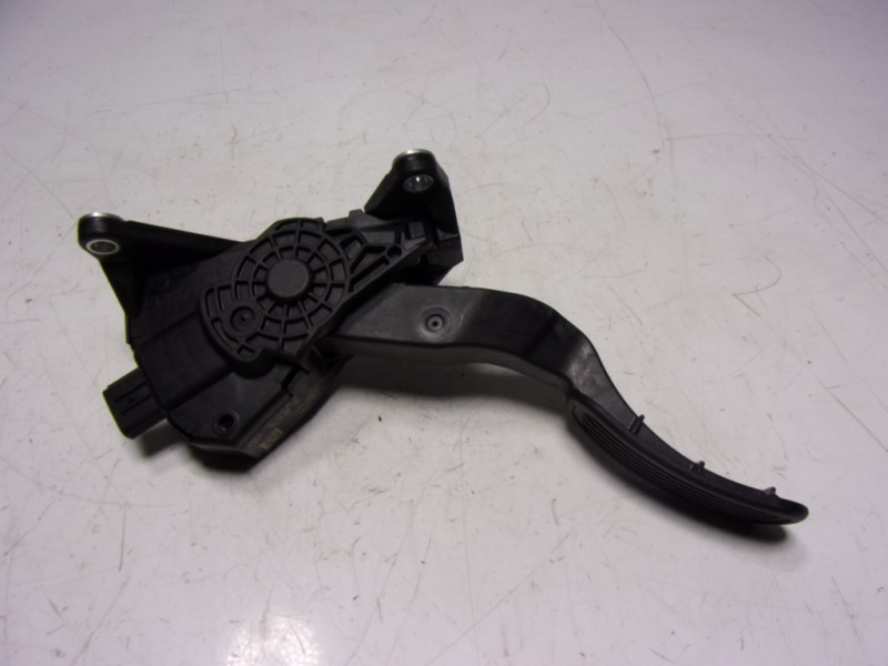 Recambio de potenciometro pedal para toyota yaris 1.5 vvti hev referencia OEM IAM 78110K0030 78110K0030 