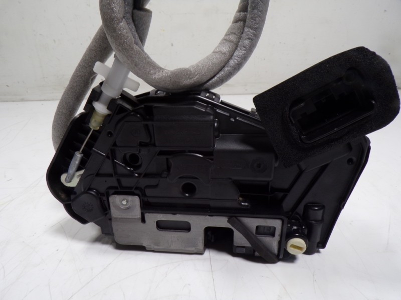 Recambio de cerradura puerta trasera derecha para seat leon sportstourer (kl8) xcellence referencia OEM IAM 5TA839016Q 5TA839016