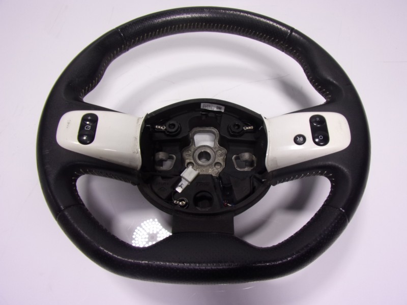 Recambio de volante para renault twingo iii 1.0 sce referencia OEM IAM  34151194F 