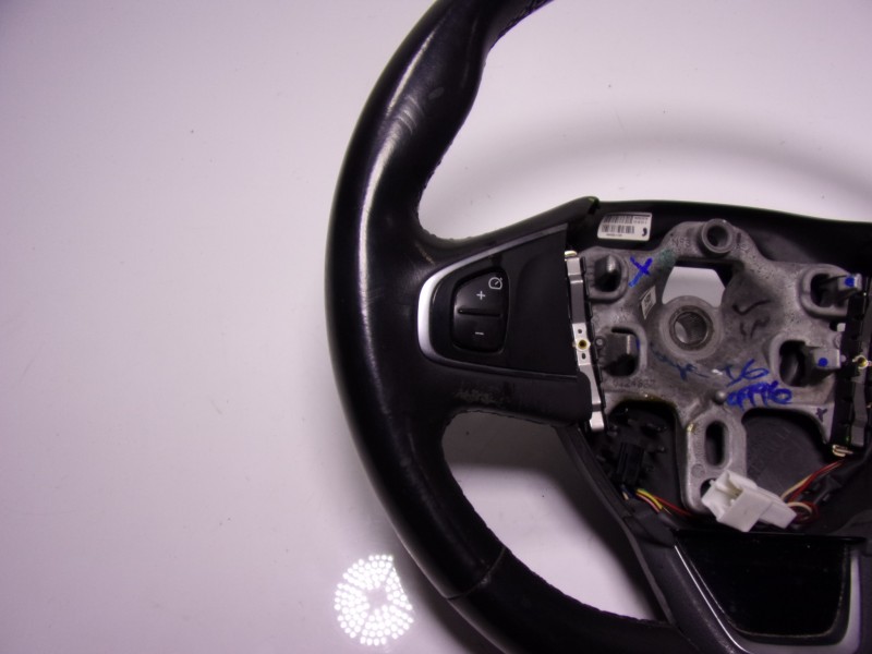 Recambio de volante para renault captur 0.9 tce referencia OEM IAM 484000110R 6337663 