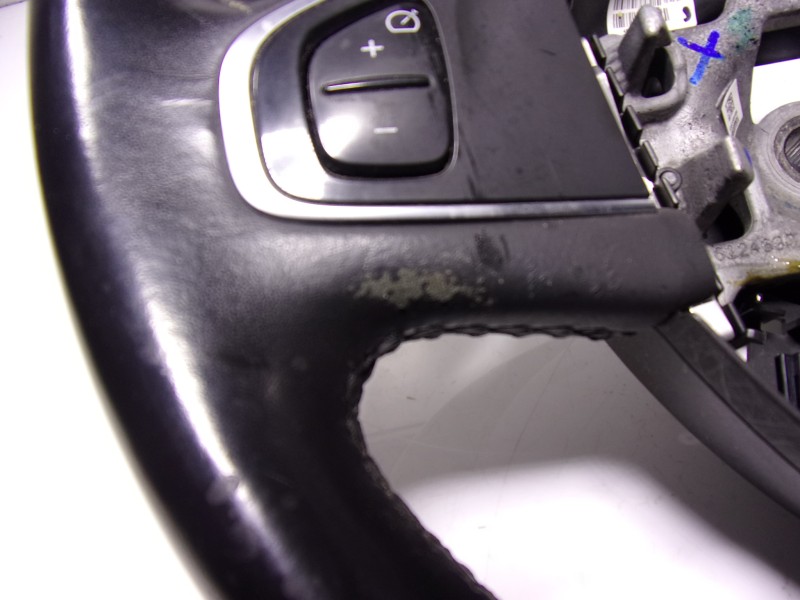 Recambio de volante para renault captur 0.9 tce referencia OEM IAM 484000110R 6337663 